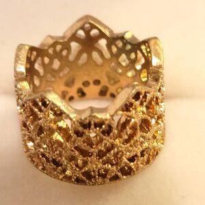 Gold Toned Filigree Crown Shaped Ring Size 6